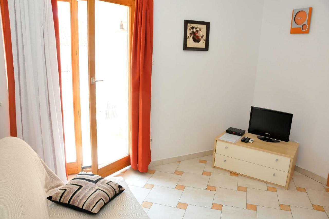Apartments Toic เซรส ภายนอก รูปภาพ